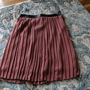 Pleated midi skirt